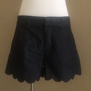 BNWT LOFT Scalloped Denim Shorts in Size 26 / 2